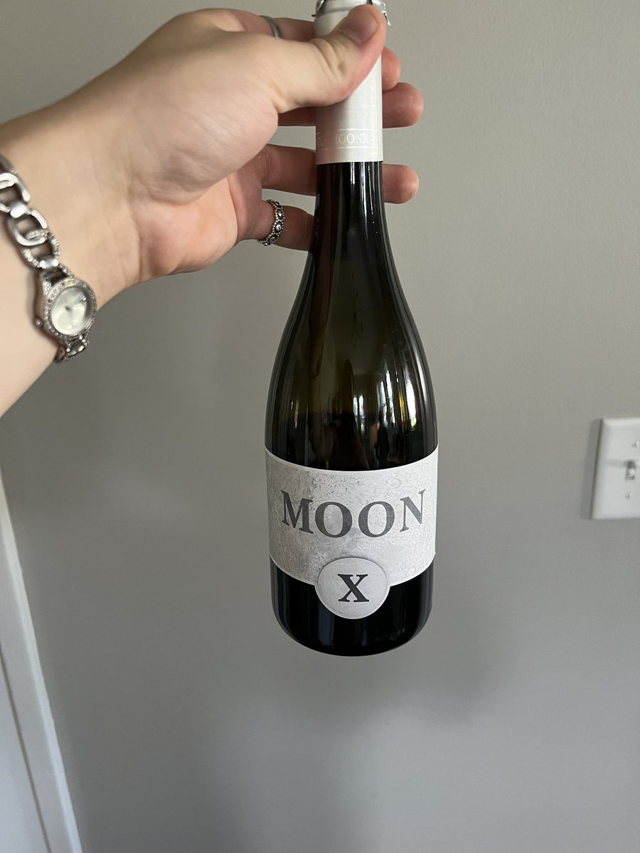 JasonPeets's tweet photo. Got the new @elonmusk Pinot Noir! https://t.co/qz6SI0TJiv