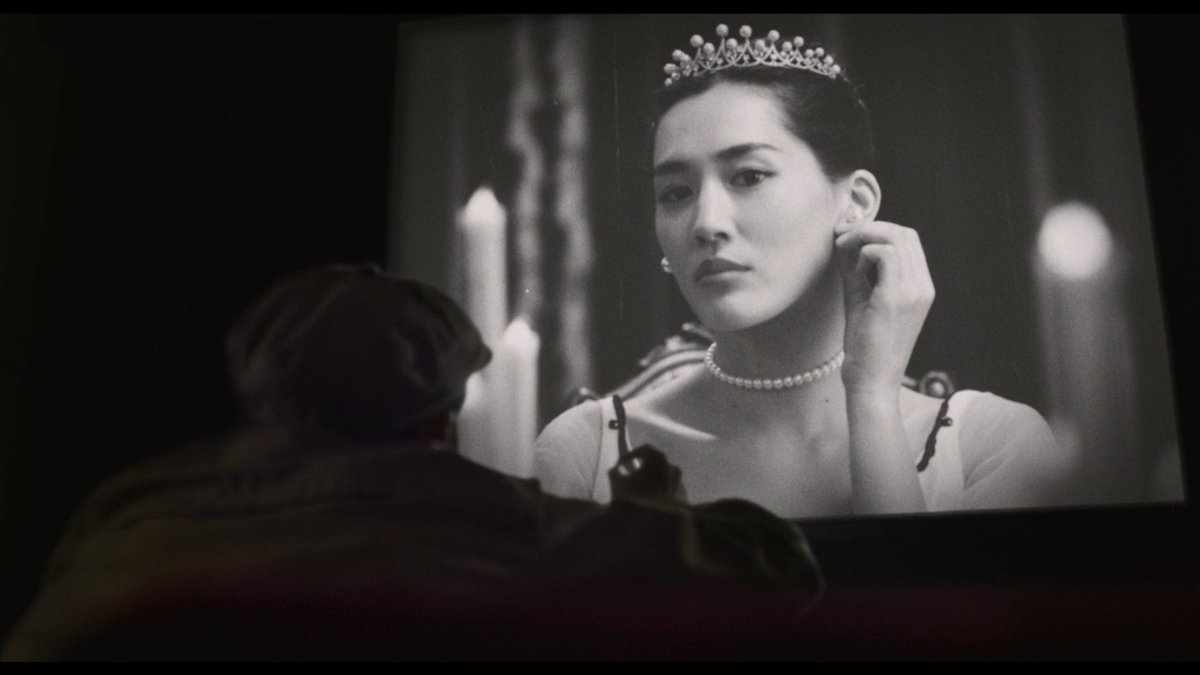 cine_amante's tweet photo. Gratísima sorpresa con #ColorMeTrue, una suerte de 'La rosa púrpura de El Cairo' a la japonesa. Es muy tierna, tiene un dúo casi inmejorable con Haruka Ayase y Kentaro Sakaguchi, su toque jugando con los colores y funciona bien. Un drama romántico con metacine siempre es un sí. https://t.co/GRET57ORvw