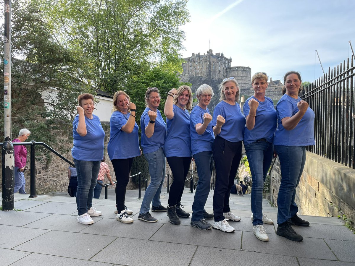 DutchOutlanders's tweet photo. @MyPeakChallenge @SamHeughan Dutchies on a roadtrip in Scotland last may. Edinburgh 💙🏴󠁧󠁢󠁳󠁣󠁴󠁿🇳🇱
#DutchOutlanders #Roadtrip #Scotland #Edinburgh #Netherlands 🧡 https://t.co/rT7oYbamdk