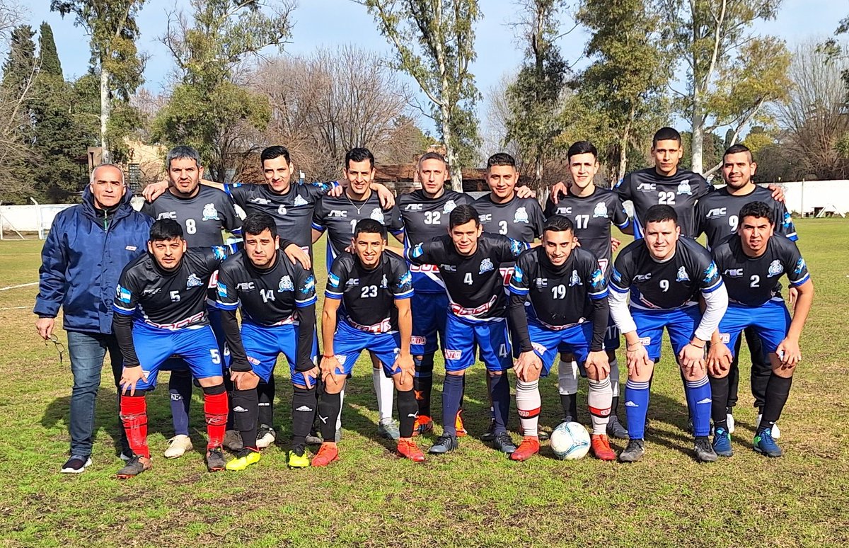 BuffonePablo's tweet photo. Fútbol ⚽️ en Ezeiza. Los picantes de 85 y La pelota no se mancha.
@gabyfranch77 @cocorojas83 @Montesinocarlo1 @VaneRamos1402 @carniza25 @Sebasju158 @Arturogordill0 @DanielOveja @emanuelpeddrozo @CarlosPerezSEC @Enrique53482105 @BifariR @RICARDOMBARBAR @RiichardManuel https://t.co/xOkvpbPvV9