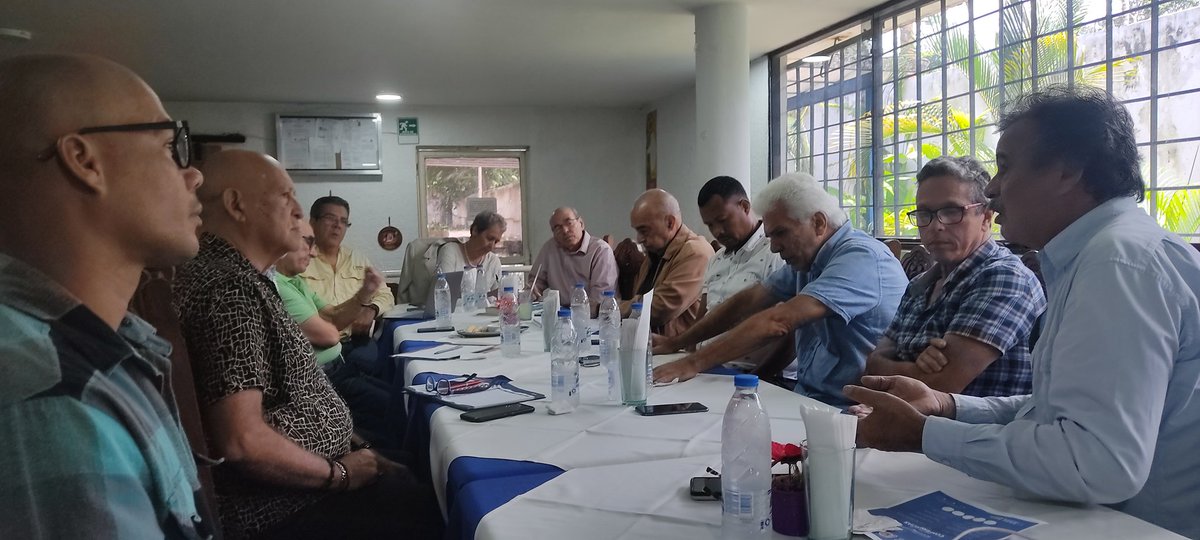 El Colegio de Ingenieros del Estado Carabobo decidió iniciar una serie de acciones a fin de evitar el ejercicio ilegal de nuestra profesión, las obras deben ser realizados por profesionales debidamente Colegiados.

El ejercicio ilegal de nuestra profesión es un delito.

#ceidec