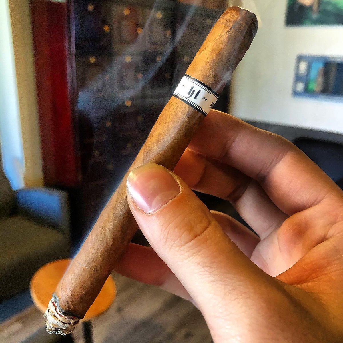 illusionecigars's tweet photo. π· by @sargent_cigars: @illusione_cigars #woodenindiantobacco #botl #sotl #botlpachapter #phillybotl #cigar #cigars #rcigars https://t.co/SQGDMasSyy