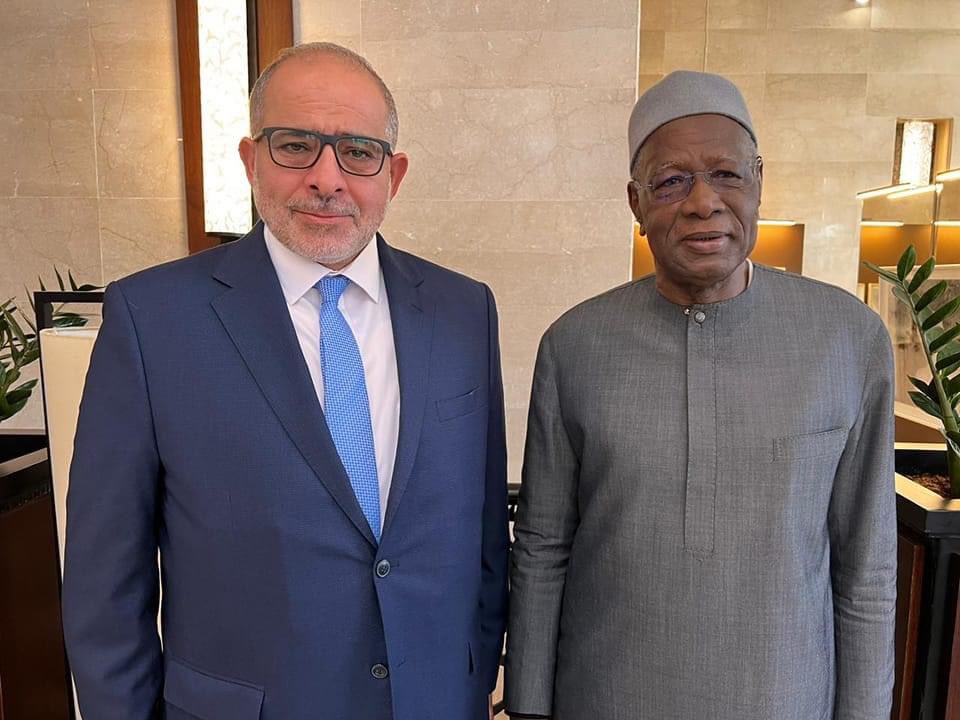 aref_nayed's tweet photo. النايض وباتيلي يناقشا الوضع الرّاهن
في اجتماع صوتي مطّول، بين أ.د. عارف علي النايض رئيس تكتّل إحياء ليبيا، ومعالي السيد عبد الله باتيلي المبعوث الخاص للأمم المتّحدة، ناقشا ما يلي:
• مخرجات لجنة 6+6، وإقرار تلك المخرجات مؤخّرا من قبل مجلس الدّولة ومجلس النّواب، وملاحظات البعثة الفنيّة عليها.
• أهمّيّة احترام المؤسّسات اللّيبيّة، ومخرجات اللّجنة 6+6، والبناء عليها بشكل إيجابي، للوصول إلى قوانين انتخابات واضحة وقابلة للتّطبيق العملي، ومن ثَمّ التّرتيب لحكومة تسيير أعمال موحّدة، تجهّز لإجراء الانتخابات الرّئاسيّة والبرلمانيّة بشكل عاجل.
• أهمّيّة الحوار الوطني المكثّف بين كافّة القوى السّياسيّة والمجتمعيّة، للوصول لترتيبات عمليّة ناجعة، تقي البلاد من مخاطر الانزلاق إلى الصّراع، وتوصل 2.8 مليون ناخب وناخبة، لحقوقهم المشروعة في اختيار قياداتهم، وتحترم إرادتهم.
(صورة إرشيفيّة)