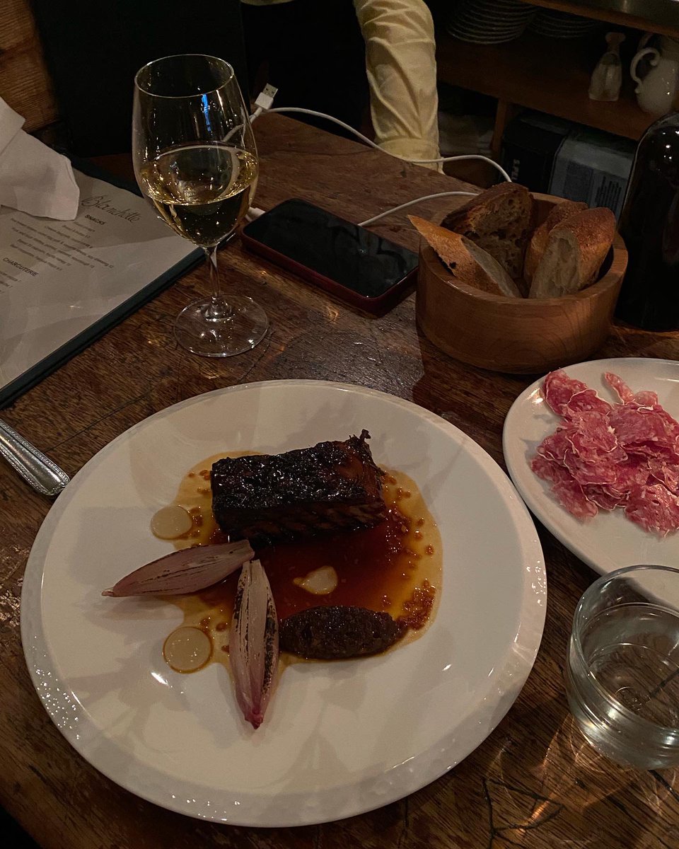 alice_alice982's tweet image. You don&apos;t need a silver fork to eat good food.