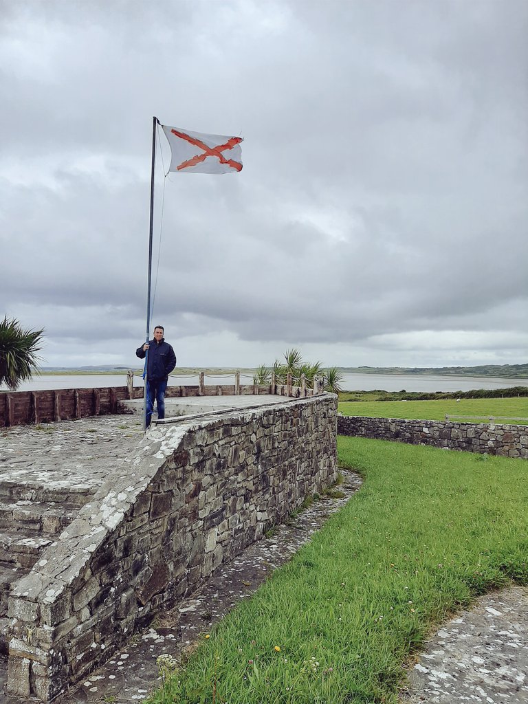 mblasco74's tweet photo. @AustriasMayores Lo poco que se nos respeta en casa y lo mucho que nos quieren fuera. Gracias Irlanda.🇮🇪💚🍀 https://t.co/9AAFhOB9Ds