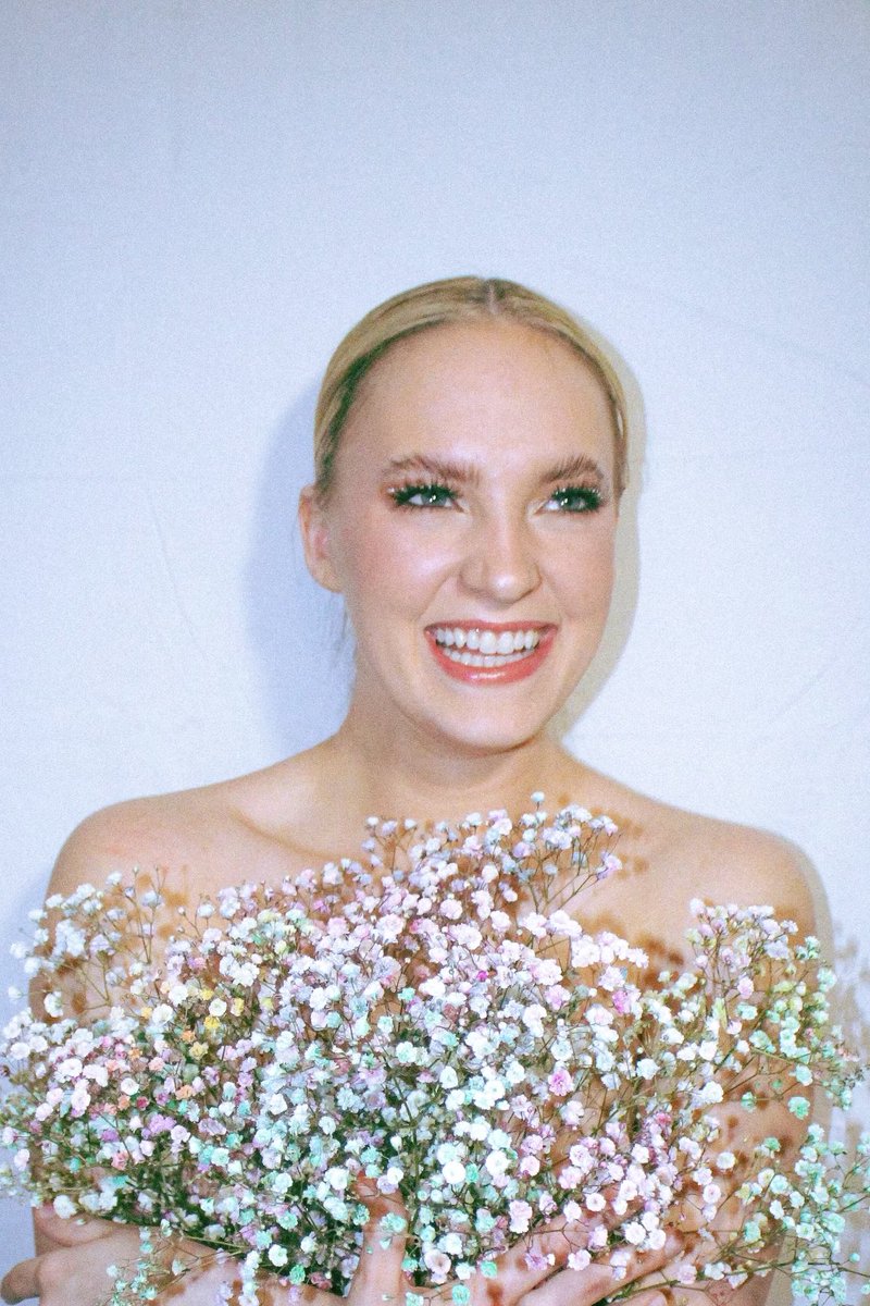 these pictures of my girlfriend make me feral