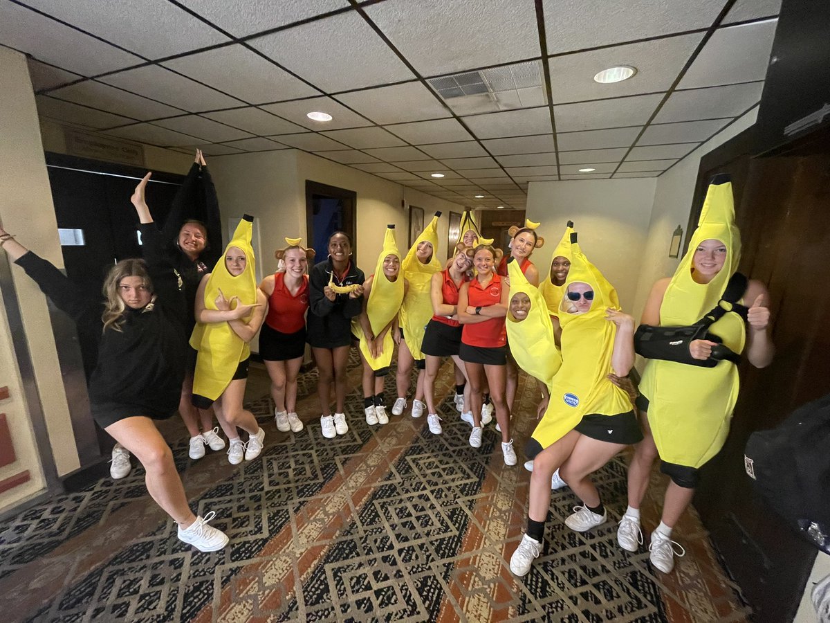 LWHS_Cheer's tweet photo. day one = new chants, banana costumes, and lunch naps https://t.co/g0WpuTCu3w