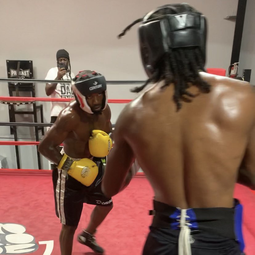 GymratJoe_'s tweet photo. Tae needed an aggressive southpaw to help him prepare for his fight Aug. 9. We gave him some great work today!! https://t.co/LOzxbXh1FY