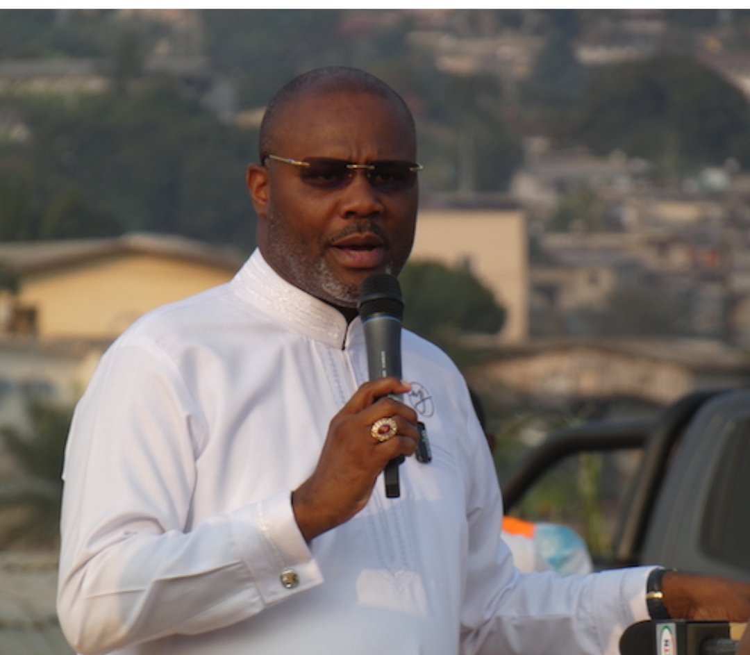 mikejocktane's tweet photo. La Cour Constitutionnelle doit "dire le droit et non faire de la politique. Moi président, je mettrai fin aux pratiques actuelles des responsables de cette institution. Dans le #GabonNouveau que nous désirons construire, il faut mettre fin au clientélisme. "

Dr #MikeJocktane https://t.co/iUG7MaLdav