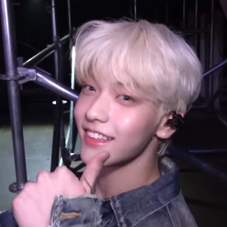 hourly soobin 🍫🏡 (@csbshour) on Twitter photo 