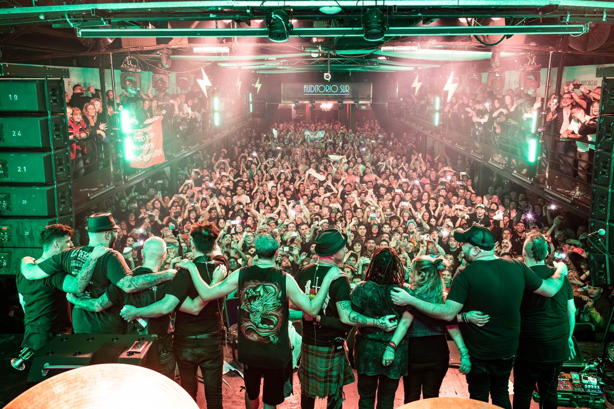 laberisorock's tweet photo. Gracias temperley gracias @auditoriosur por una gran noche!
Pasó #SoloRock ahora el 12/8 se viene #SoloBaladas en el Gran Rex, y quedan muy pocas entradas!
Fotos Fotos: @cynthitobar.ph
#LaBeriso #Temperley https://t.co/mC1NL05zRw