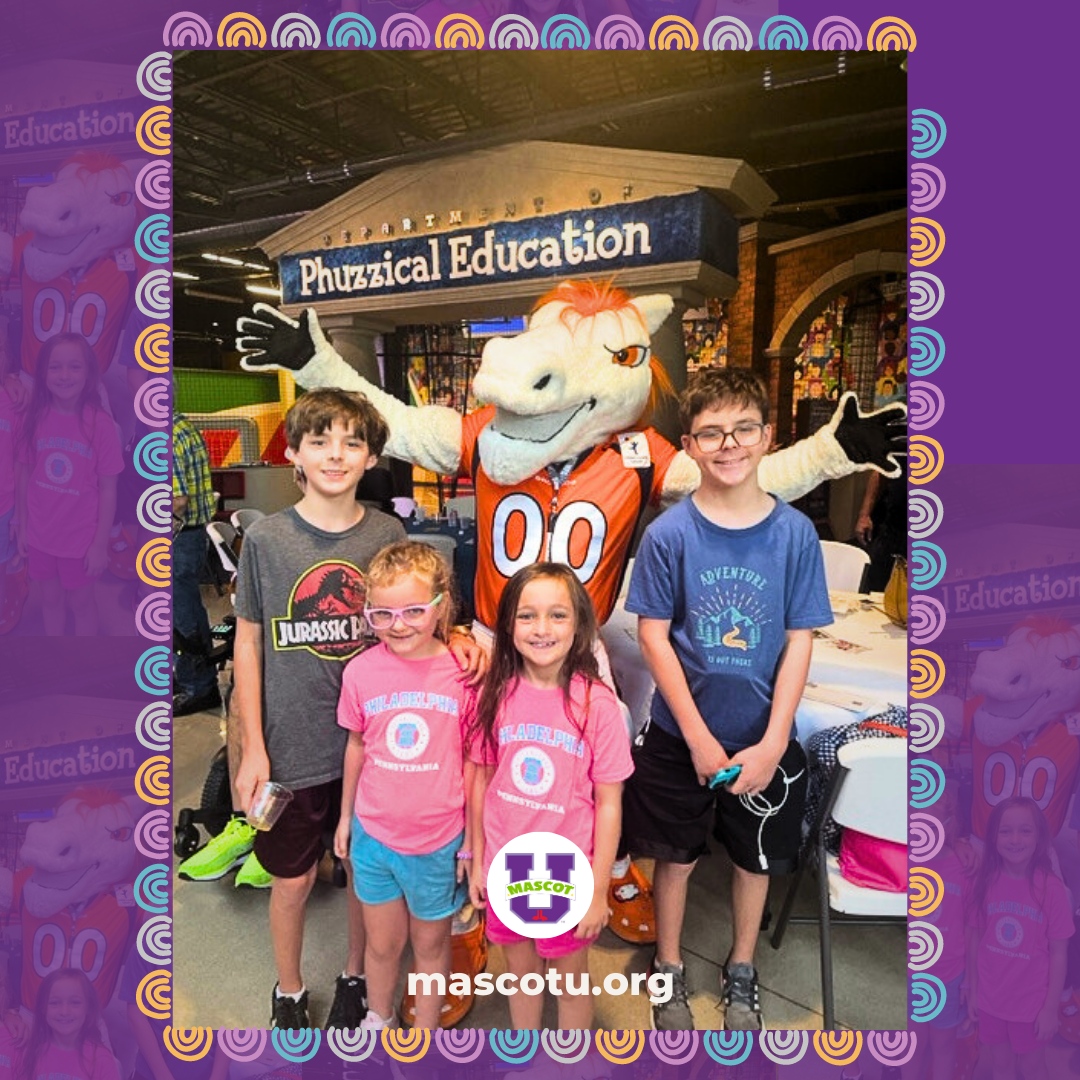 MascotUmtg's tweet photo. We came, we saw, we mascotted! 😂 What was your favorite part of the #MascotULive2023? Drop it in the comments! #MascotMemories https://t.co/MV8050vu3b