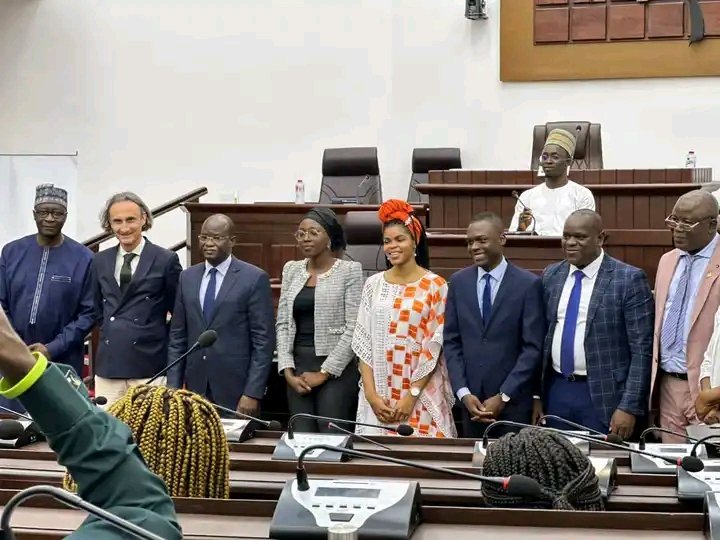 Vendredi 21/07/2023 PFRJ1
A l'hémicycle  à Porto-Novo, l'adoption des résolutions présentées par le rapporteur de chaque commission sur l'accès des jeunes filles à l'éducation et l'extrémisme violent après amendement et l' élection des 2 délégués régionaux.
#Pfrj1
#Apf