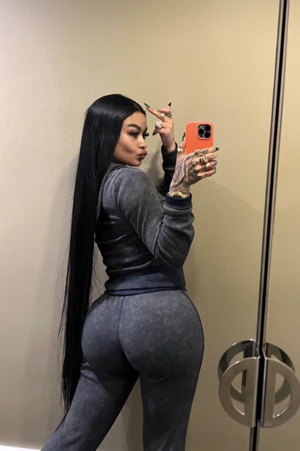 GoddessIndiaLuv's tweet photo. Your insta crush is ready to drain your pockets. 
I know you’ve been fantasizing my huge tits 🍈🍈, fat ass 🍑, and my pretty face. 
I would never pay mind to cucks unless they pay 
Let’s make your dreams come true, come serve me. 

🖤 findom catfishfindom scam paypig worship https://t.co/enHjs87IQA