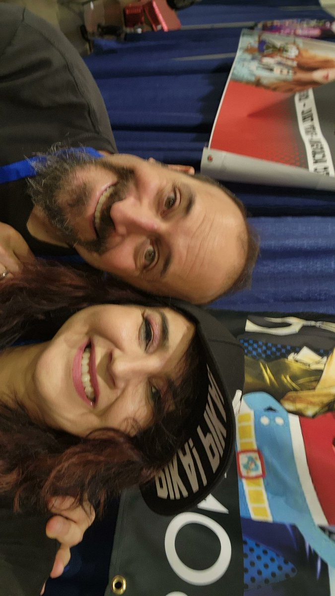 Lisalisejam's tweet photo. Headed home!Thanks so much 4 a great time @rianimecon, meeting fans, friends, reuniting w/my brother Joey,  &amp; avoiding a meteor in the convention center! Love to @TaraSandsVO #waynegrayson  #ericaschroeder @marchimark &amp; the whole gang that came out!!! #4kids @Crunchyroll #yugioh https://t.co/zaCvqQWVkH