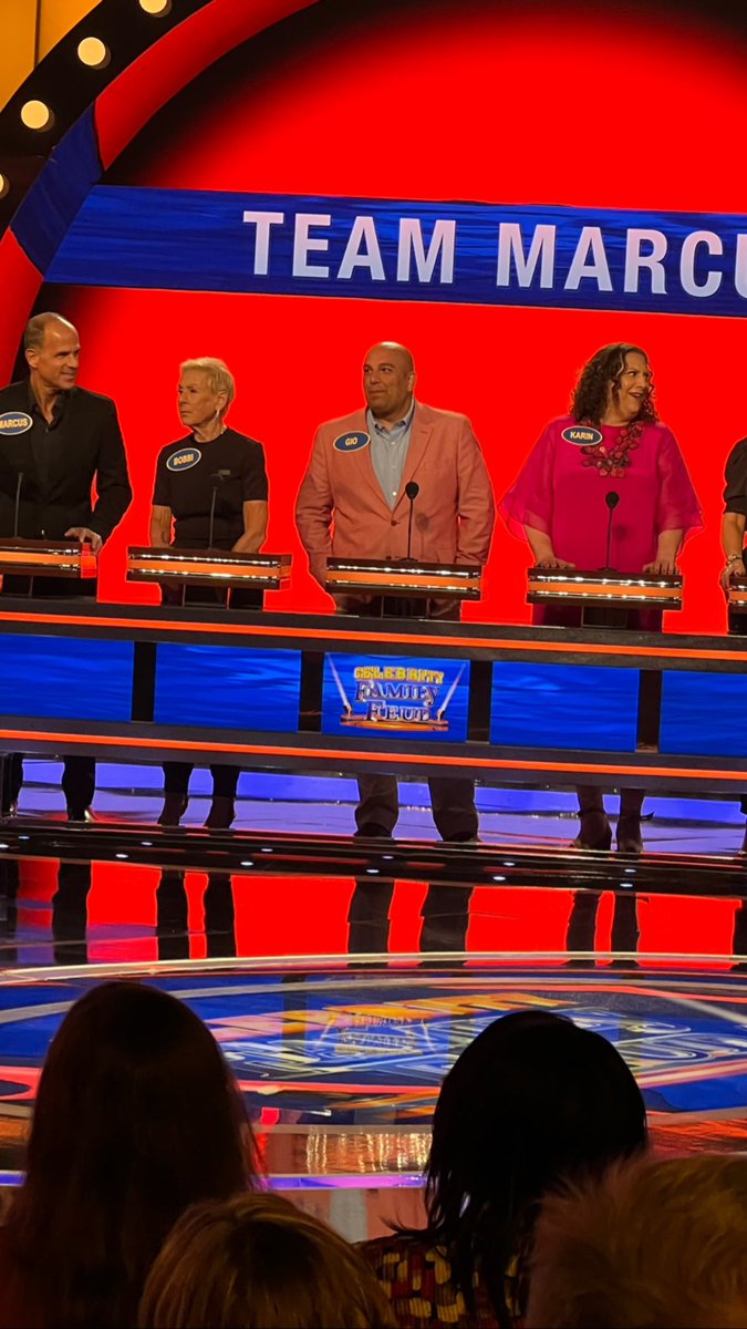 marcuslemonis's tweet image. I will give 10 winners this @FamilyFeudABC prize ..must  Retweet … and tell me what your family name would be ..  use #FamilyFeudTeamMarcus tonight 8pm est on @ABCNetwork with @IAmSteveHarvey