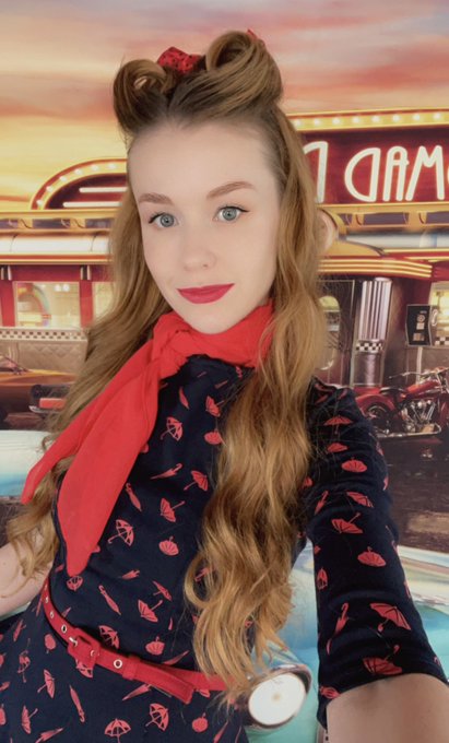Live for the final showing of 50s https://t.co/2RX4zhhqSH https://t.co/JsyxDYlfit