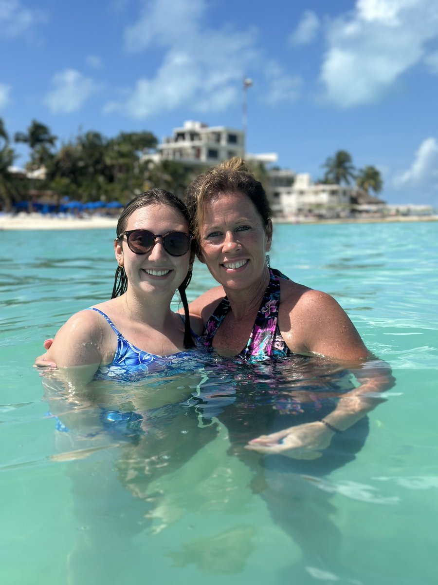 kaylynrayy's tweet photo. Family trip to Cancun! 🌊🏝️ https://t.co/XXLJkyRrfU