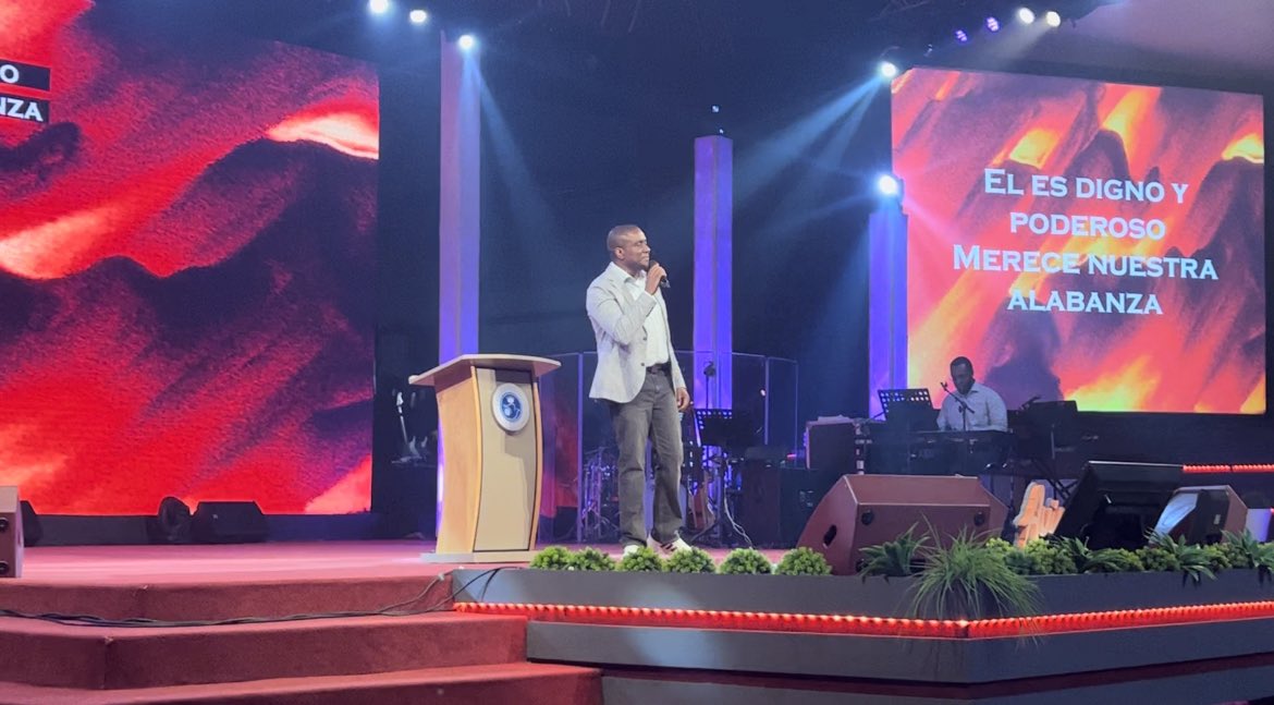 ElioAlcindor's tweet photo. Que lindo es estar en la presencia de Dios, alabando a Dios juntos, exaltando a nuestro Rey. Fue un tiempo muy especial esta mañana en la Iglesia La Senda Antigua de Puerto Rico 🇵🇷.
.
#AlabaaDios #Tour2023 #puertorico #Godisgood #Godisfaithful #adoradores #newsong #newrelease https://t.co/0YMIU9zH4C