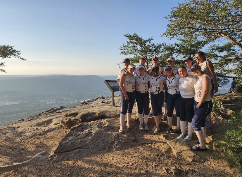 riley_signor's tweet image. Finished out my last tournament with my best friends. I cant wait to see what all these stars accomplish!! I batted 800 with 2 Hr’s and 8 RBIs! @PAStarsFP_Gold  @bridgetrafter @IHartFastpitch @Los_Stuff @bgcatching @StriveSoftball @ImpactRetweets #WeHaveFun #LetUsCook #BombsAway