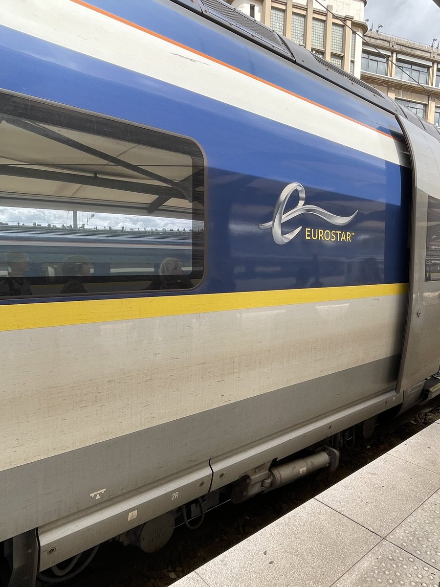 driverbod125's tweet photo. Back home this afternoon after over two weeks on the rails with #HeatwaveHoliday!

Eurostar TMs Michel and Ross were great despite the train struggling a little with a few faults (toilets, coffee!); a clear run meant an early arrival into St Pancras! 😄 https://t.co/co3uqRqf6p