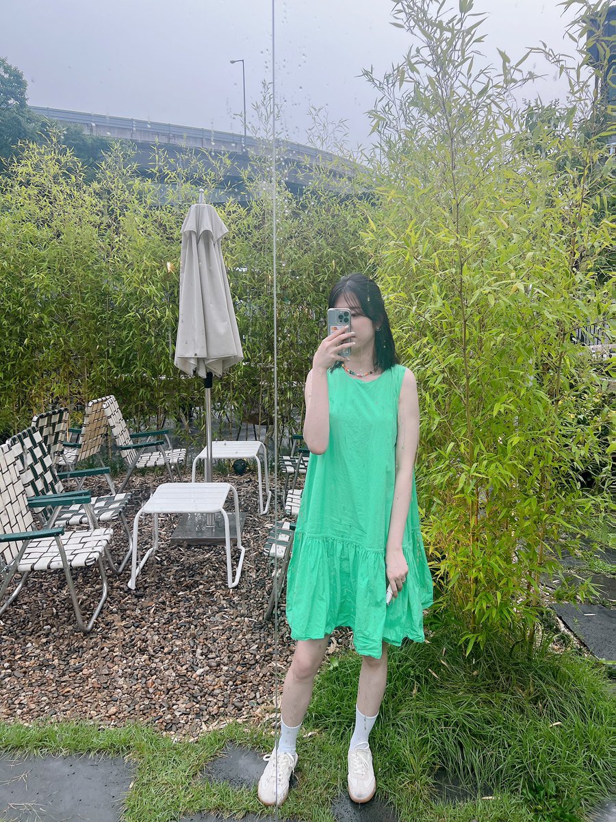 어제 친구들이랑 계곡까지 갔는데 갑자기 쏘나기라니 ㅠㅠ 카페 만 갔다가 결국 친구집가서 맥주먹ㄱ ㅋㅋㅇㅋ
#시디
#러버
#디엠
#트젠