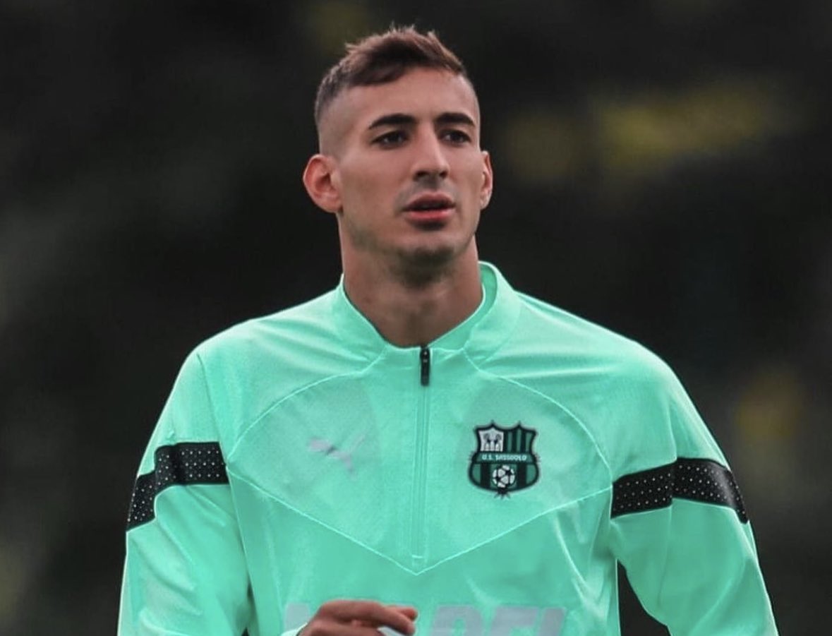 FabrizioRomano's tweet image. Excl: Fenerbahçe are set to sign Mert Muldur from Sassuolo, here we go! Deal in place for €3.5m fee plus add ons to Italian club 🚨🟡🔵🇹🇷 #Fenerbahçe

Contract until June 2027, medical on Monday.