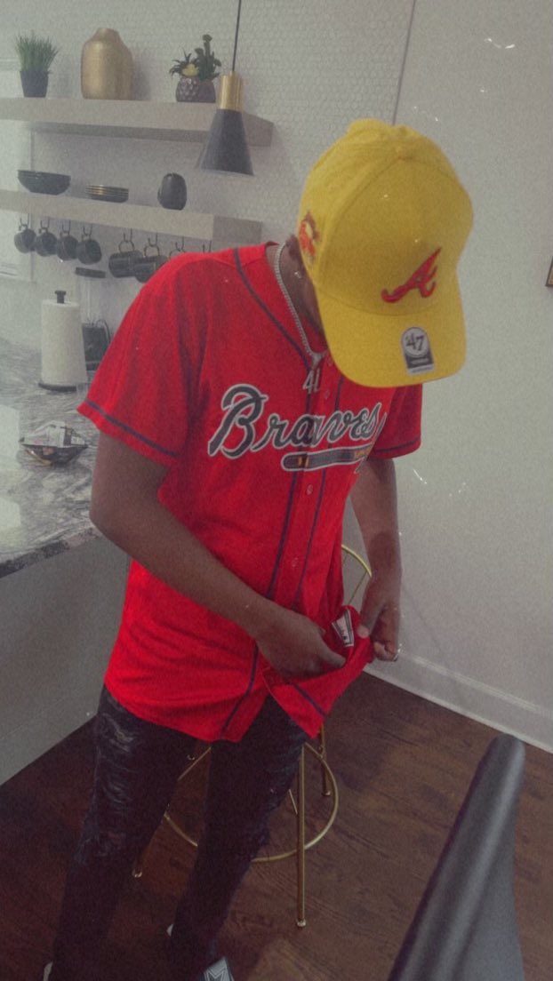 Bigg2man's tweet photo. in Atlanta wit them shooters 🤫 thought they told you i was Brave too 🦅 #LLWee https://t.co/K8MgqCGKoX