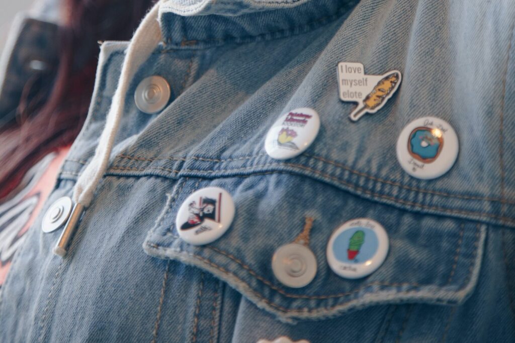 thepingurus's tweet photo. How to Design the Perfect Custom Lapel Pin for Your Brand or Event

Read More: https://t.co/EiiQv7AqRt

#CustomLapelPins #EnamelPins https://t.co/329UjvfrHP