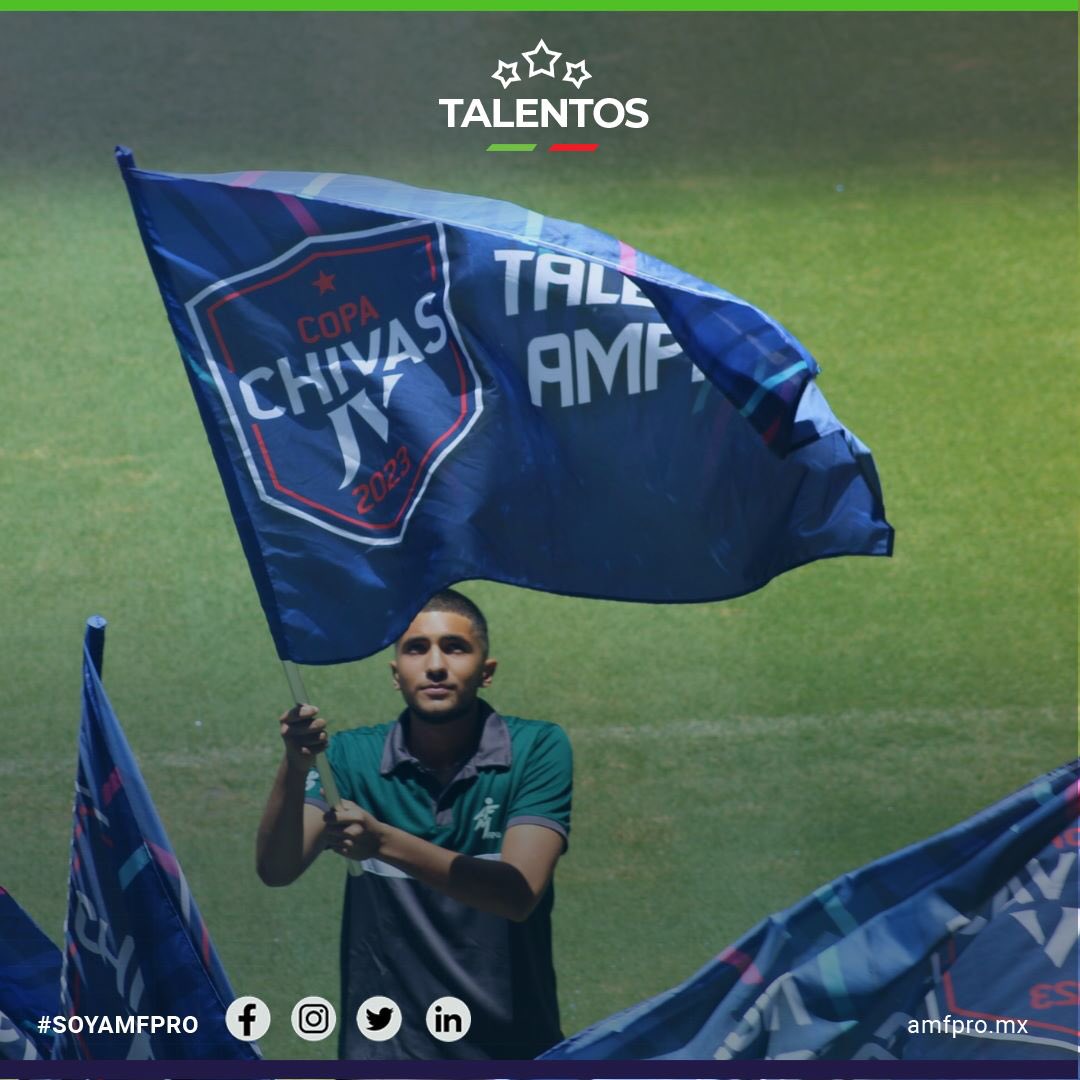 AMFproMX's tweet photo. Domingo a nivel de cancha y como espectadores en el desfile inaugural de la #CopaChivas 2023 con nuestro equipo #TalentosAMFpro (categoría 2007), acompañados de familiares y amigos, en el Estadio Akron.
#SomosTalentosSomosAMFpro
#SoyAMFpro https://t.co/pokDlRL0Xw