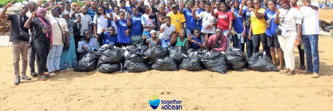 Hier, le samedi 29 juillet 2023, nous étions à la plage en face de l'hôtel la paix à 6h du matin pour l'acte 2 de l'initiative #Together4Ocean qui est un projet de l'#AJECC en partenariat avec d'autres organisations.