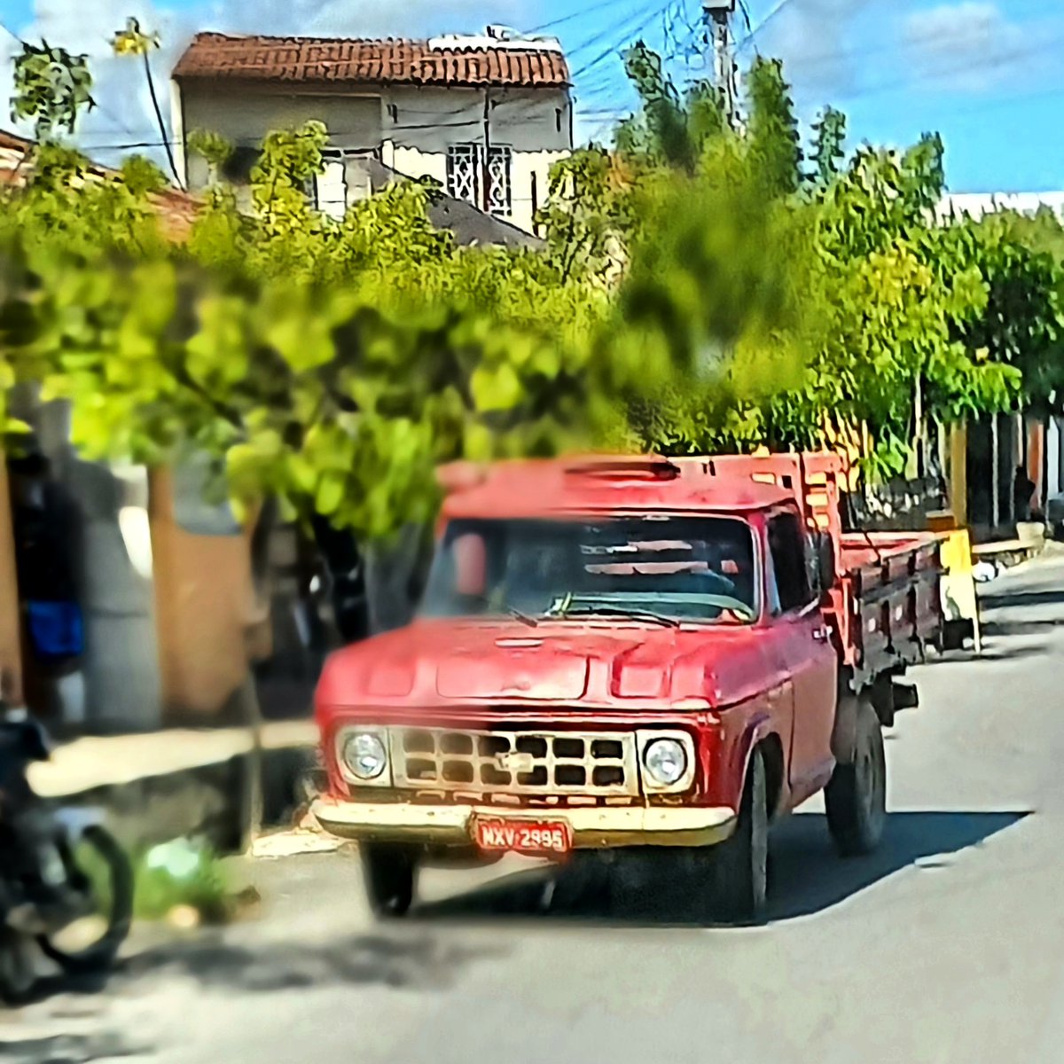 CarrosPodres's tweet photo. #Chevrolet #mercedesBenz #ChevroletC10 #MB1113 #Chevette #Iguatu #Varzeadaconceição #Cedro #Ceara #brasil https://t.co/xoSgx16nl8