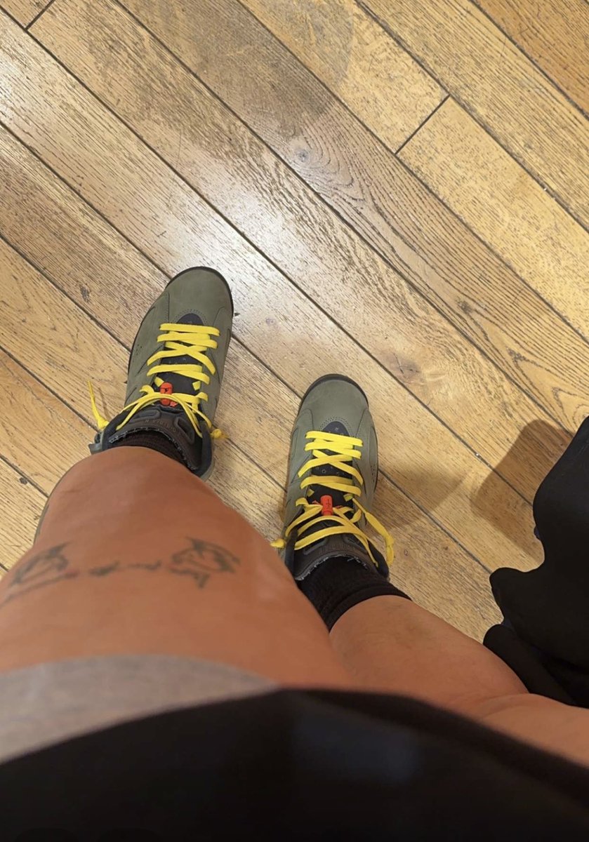 melindapollock7's tweet photo. ⁦@trvisXX⁩ @nike #catcusjack ⁦@snkr_twitr⁩ ⁦@SneakerScouts⁩ ⁦@SneakerAdmirals⁩ https://t.co/mYETVlxdtd