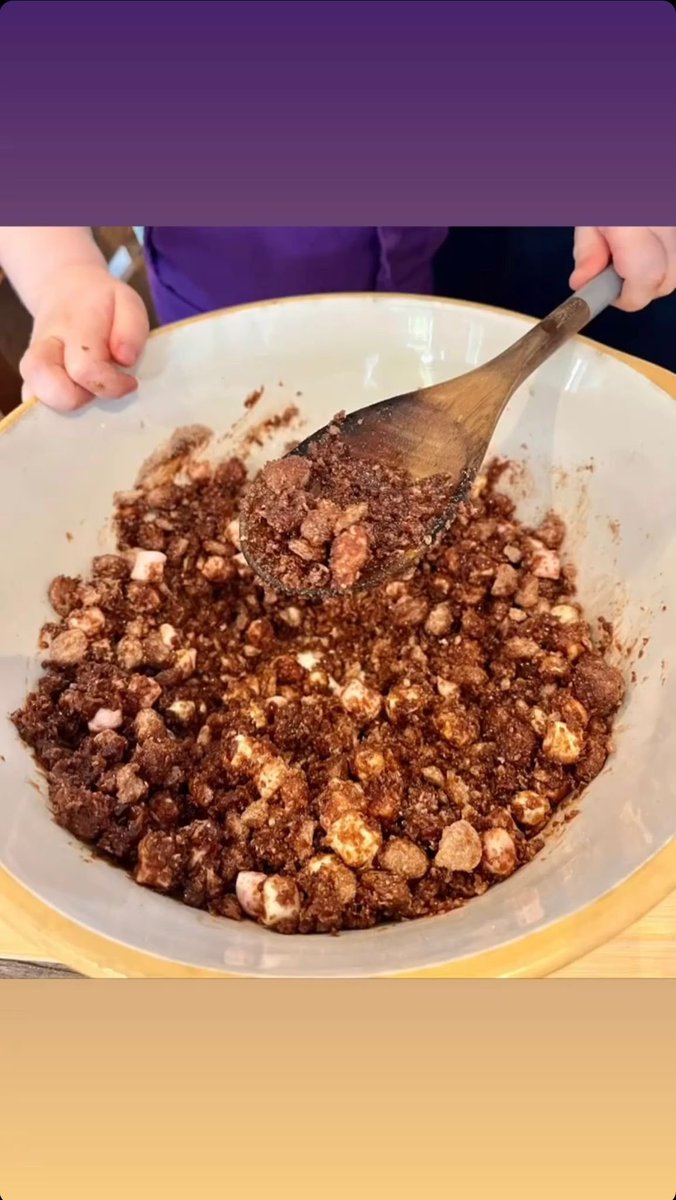 AnnePaddy10's tweet photo. A very successful cooking afternoon-- Low protein rocky road https://t.co/c2FxVGJtss