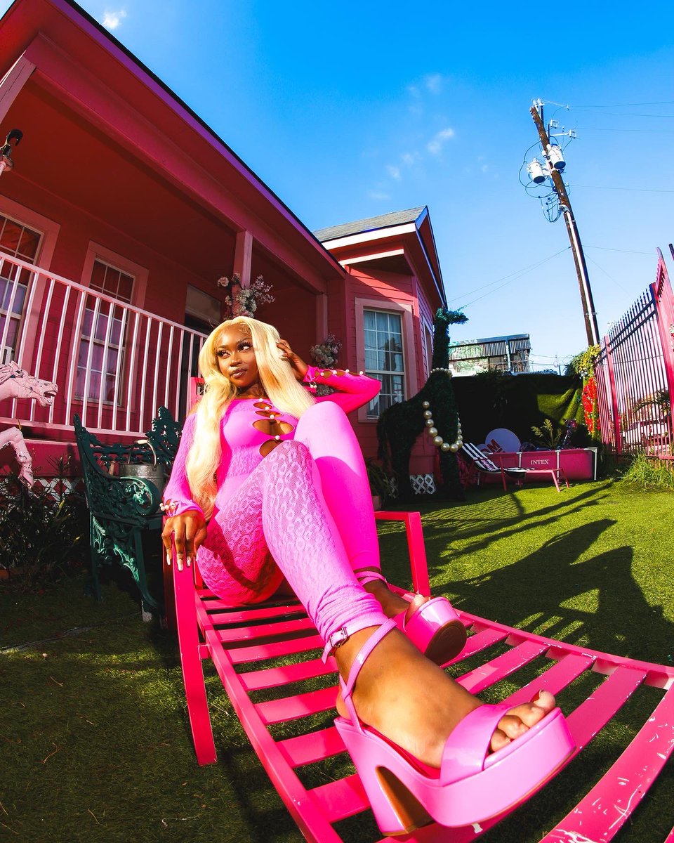 A doll but I still wanna party🦄