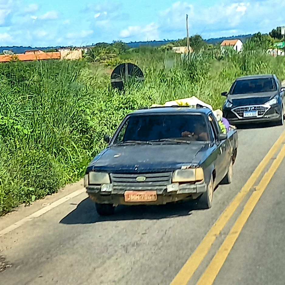 CarrosPodres's tweet photo. #Ford #MercrdesBenz #Onibusmercedes #FordPampa #FordF12000 #MBo362 #Caezeadacobceicao #Cedro #Iguatu #Ceara #Brasil https://t.co/Zn2xwVf5cn