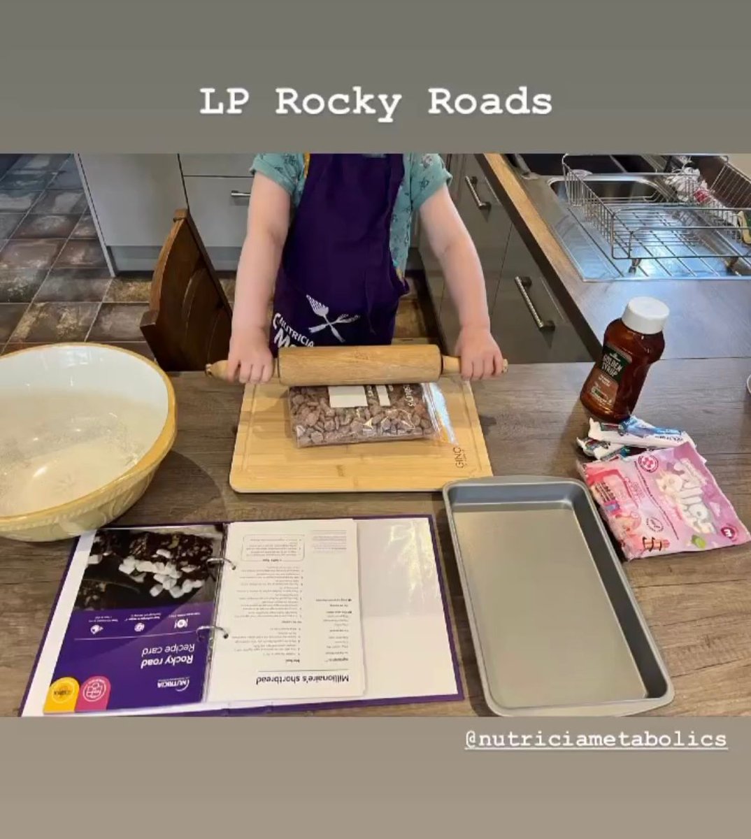 AnnePaddy10's tweet photo. A very successful cooking afternoon-- Low protein rocky road https://t.co/c2FxVGJtss