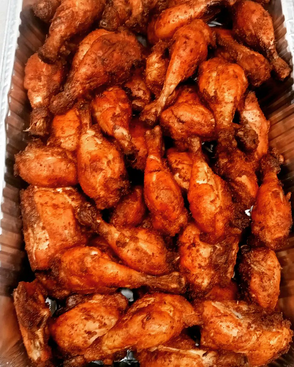 fweshofficials's tweet photo. Healthiest Choice = Healthiest Struggle! Grilling at its BEST with FWESH. #grill #barbecue #bbq #chicken #fwesh #fweshbasketsfoods #FWESHmakesRightsmallChops https://t.co/Dt7CHwtdqR