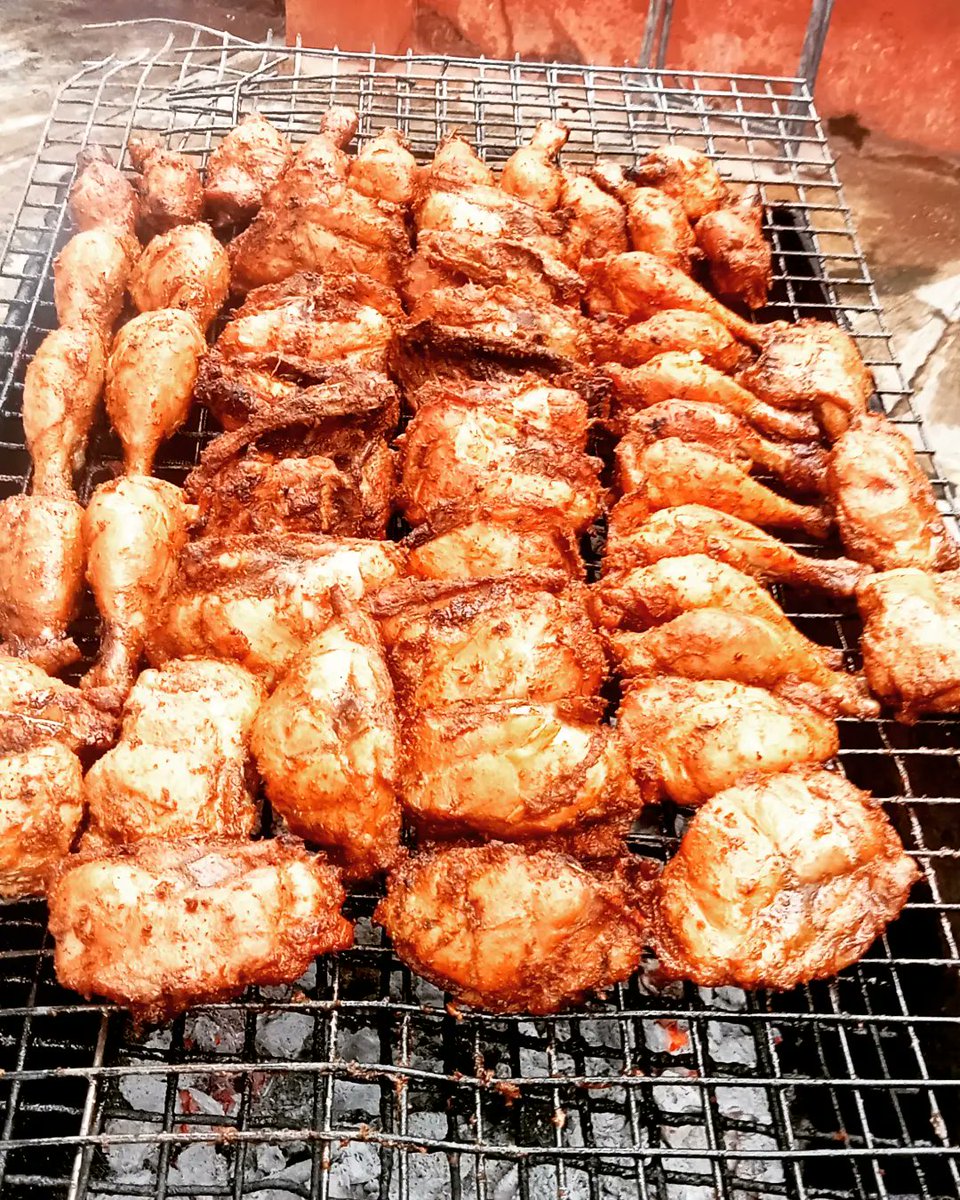 fweshofficials's tweet photo. Healthiest Choice = Healthiest Struggle! Grilling at its BEST with FWESH. #grill #barbecue #bbq #chicken #fwesh #fweshbasketsfoods #FWESHmakesRightsmallChops https://t.co/Dt7CHwtdqR