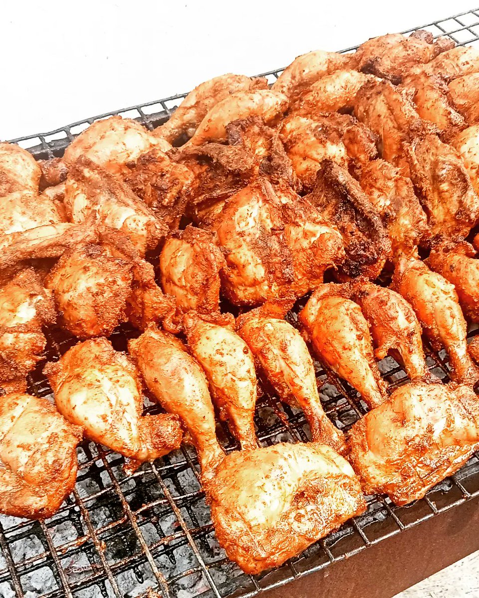 fweshofficials's tweet photo. Healthiest Choice = Healthiest Struggle! Grilling at its BEST with FWESH. #grill #barbecue #bbq #chicken #fwesh #fweshbasketsfoods #FWESHmakesRightsmallChops https://t.co/Dt7CHwtdqR