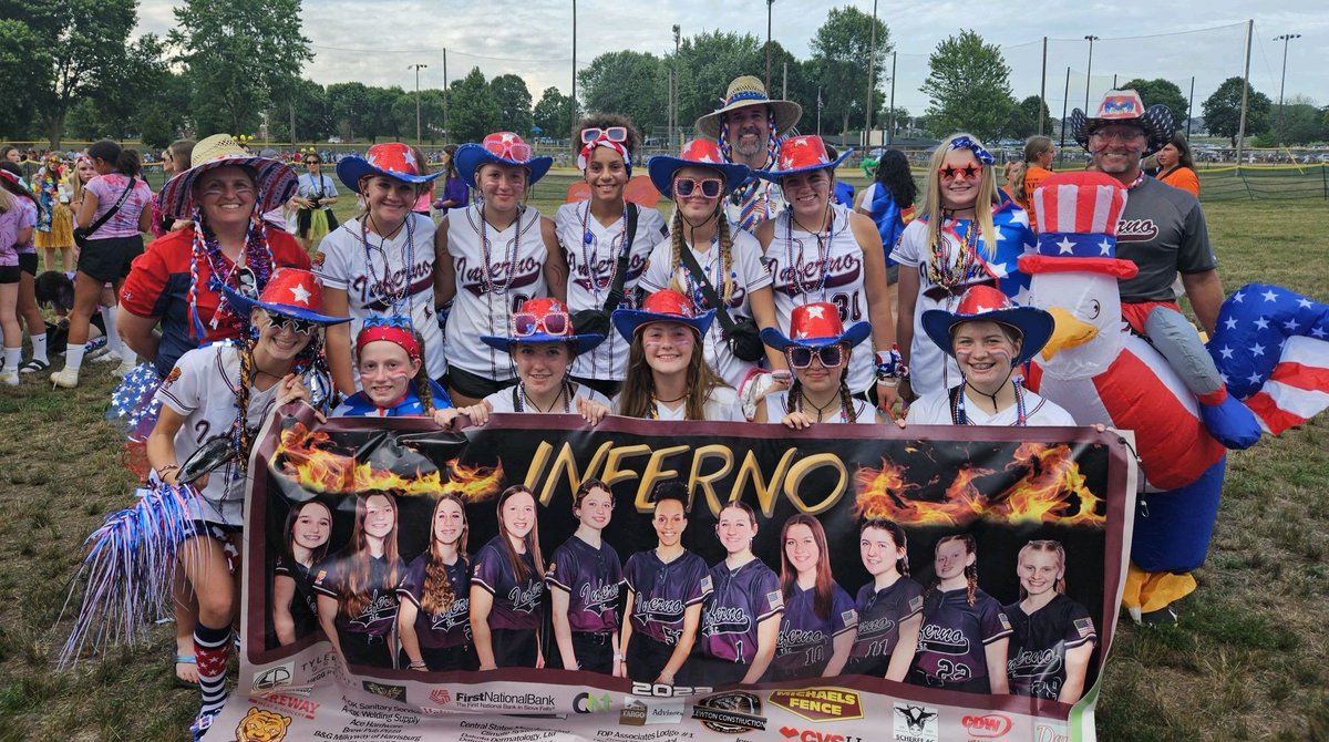SyleaSykes's tweet photo. Another softball season has come to an end!!! Such a fun season with an amazing group of friends!!! #tscinferno #softballgirls https://t.co/p1B3Xel50e