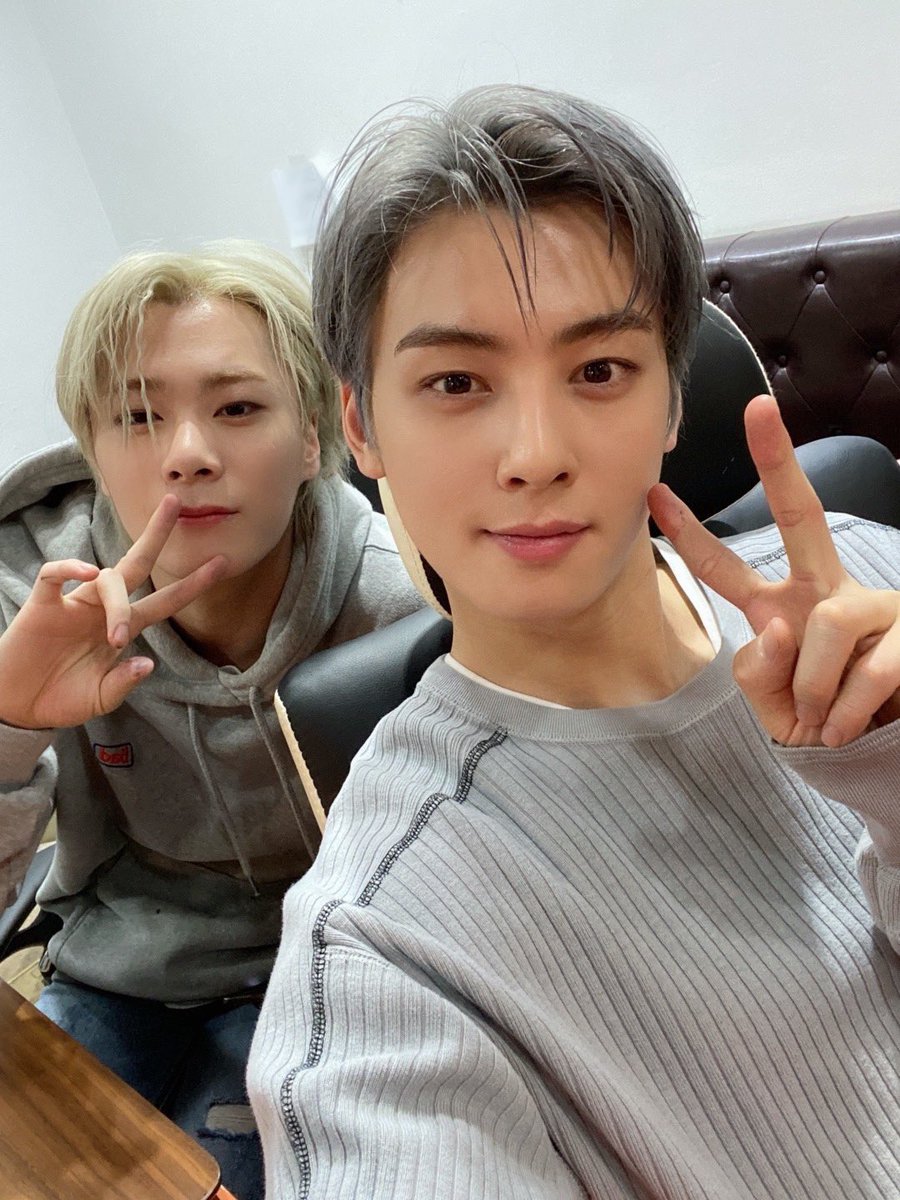 mamearohatag's tweet photo. I vote #CHAEUNWOO from #ASTRO to #TOP100KPOPVISUAL
@TOP100KPOP https://t.co/nz4JTcGARK