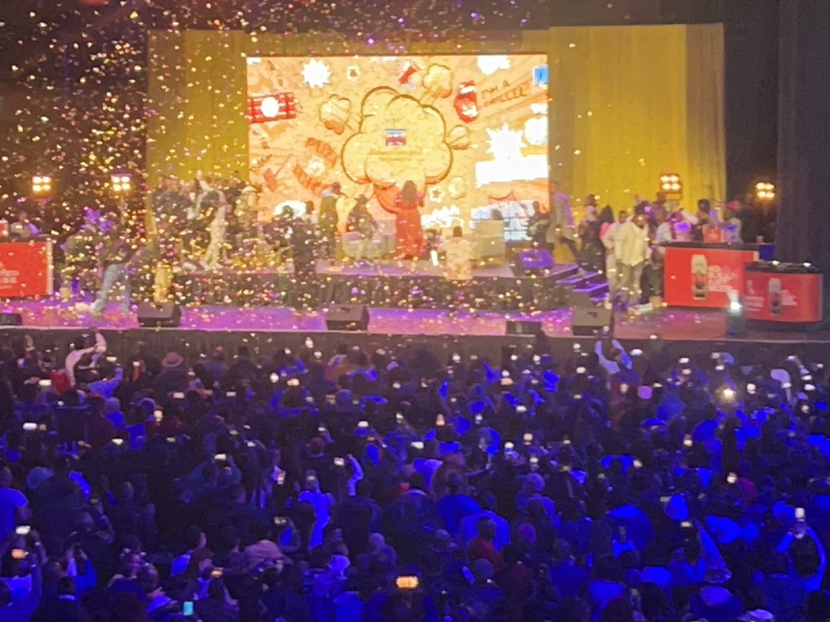 TshepisoMohlal9's tweet photo. @Maperekisi Beautiful moment ❤️❤️❤️❤️🎉🎉🎉🎉💃🏾💃🏾💃🏾💃🏾💃🏾 https://t.co/3JpDR3OOvC