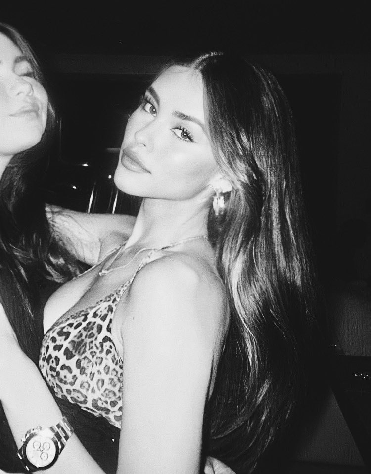 barbiemeb's tweet photo. when the weeknd said “stargirl” he was referring to madison beer btw https://t.co/41J9rKW1G2