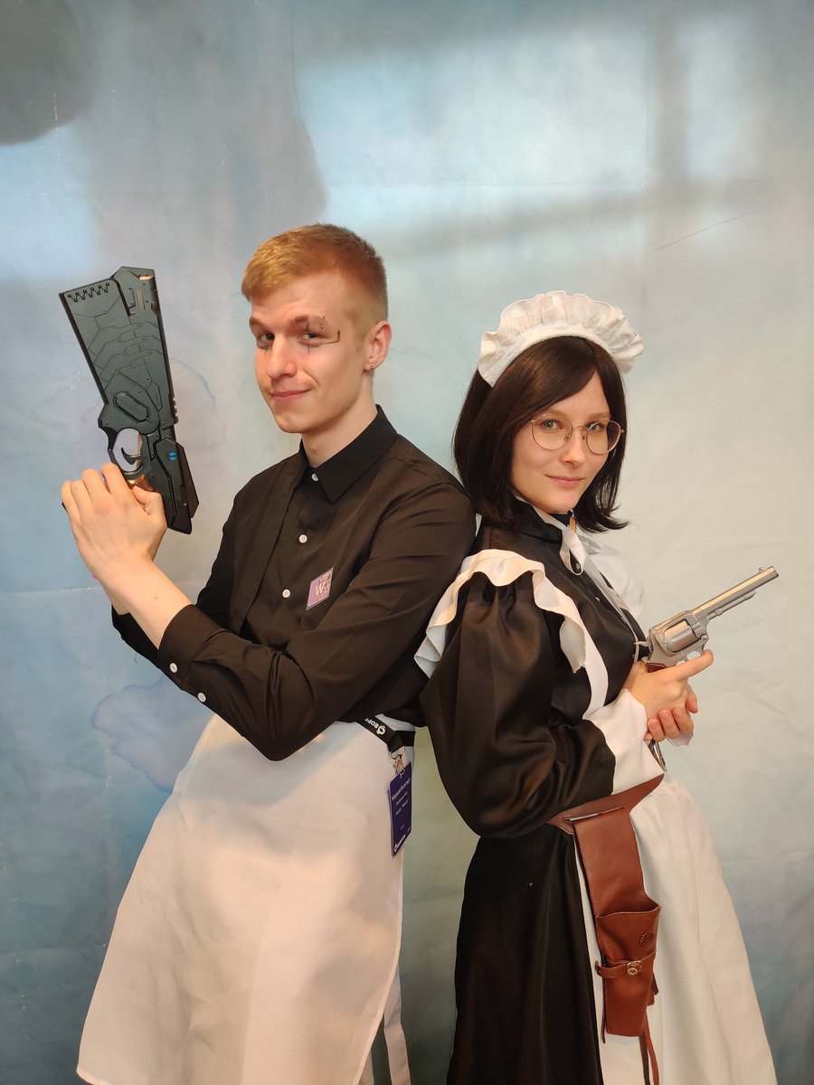 Who's got the best gun of the maid cafe? <a href="/TeehuoneAisu/">Teehuone Aisu</a>