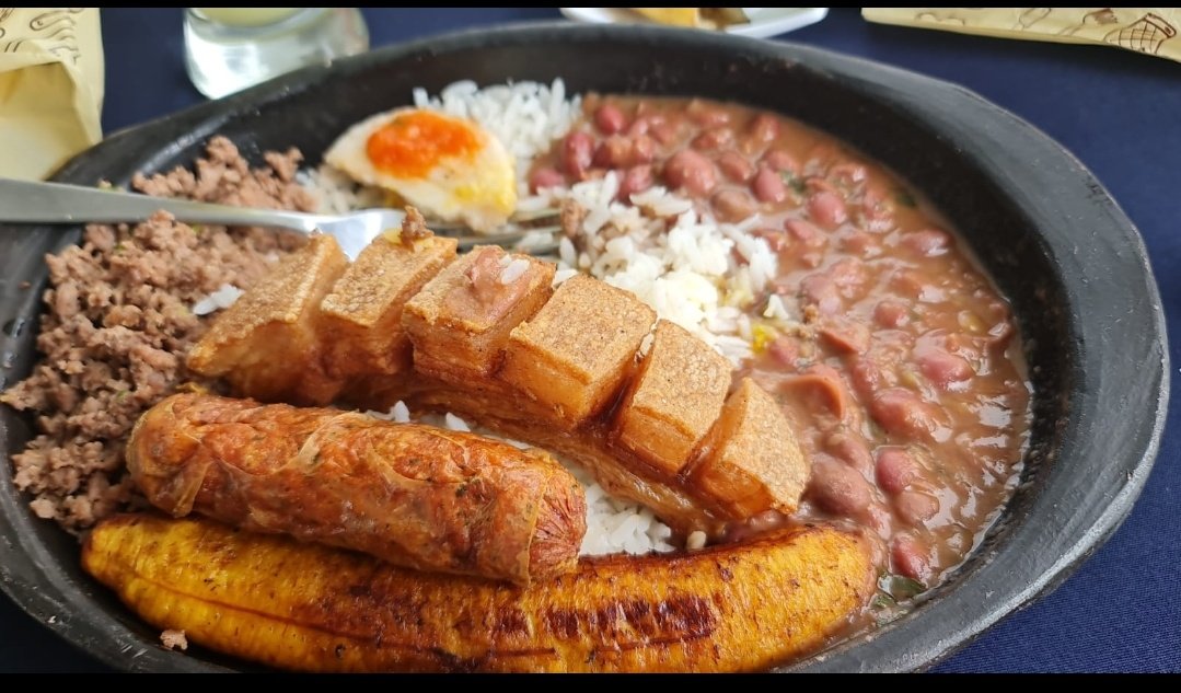 Los placeres del domingo 😋
Me comi el 🍳y el🥑 antes de tomar la foto 😅