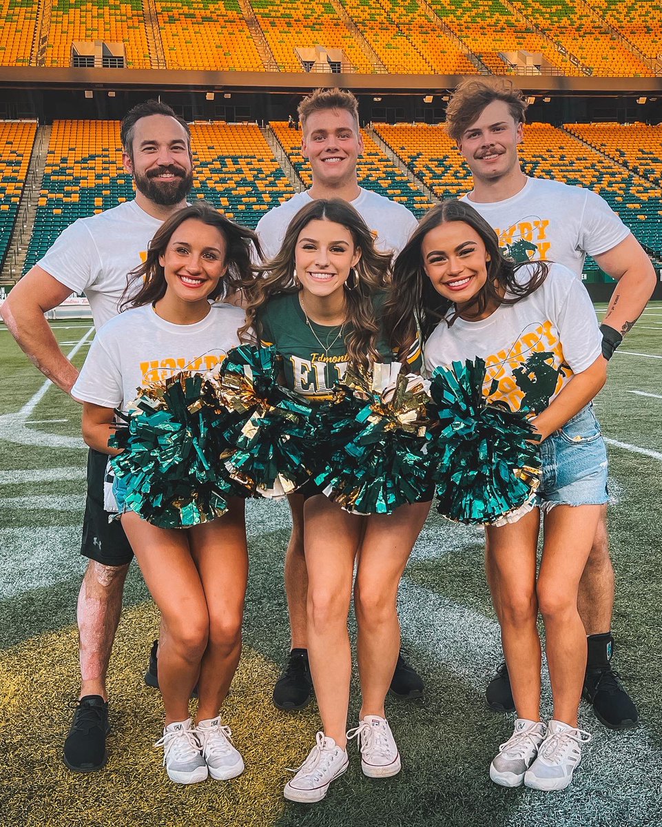 thatsmehaileyb's tweet photo. Huge shoutout to my friends @GoElks for having the band and I play at their tailgate party yesterday! Everyone was so kind and the fans were killer. We had such a great time. Thanks to everyone who came out!🏈

📸: @ThisIsCodi https://t.co/3yPlAQrao3