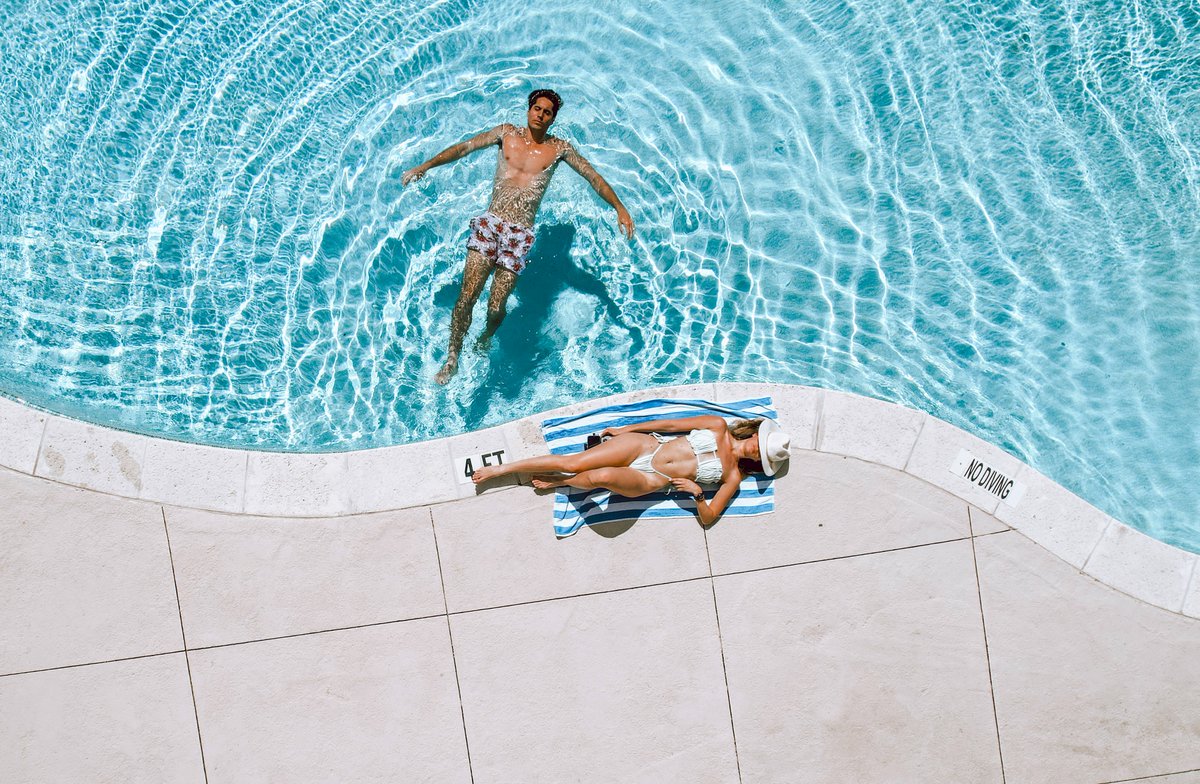 AventuraCY's tweet photo. A bird's-eye view of your next vacation.  Reserve your future stay with our link in our bio and float into a Miami getaway!💦

#sundayfunday #sundayvibes #poolside #pool #poolviews #vacation #courtyardhotels #hotel #getaway #miami #florida #southflorida #marriott #travel https://t.co/AUXRAfP1ju