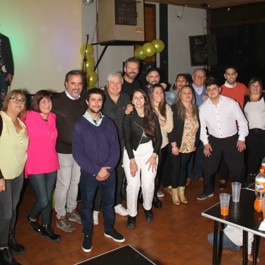 Vale_Reguilon's tweet photo. Vamos a transformar #Lobería de una vez y para siempre junto a @horaciorlarreta y @diegosantilli con este gran equipo. 

Gracias @emilianogiri @FernandoMuro_ok y @DianaTolosa8 🫶🏻

#JuntosPorLoberia 
#QueremosLoMismo 
#HagamosElCambioDeNuestraVidas https://t.co/qE4VcrDpDX
