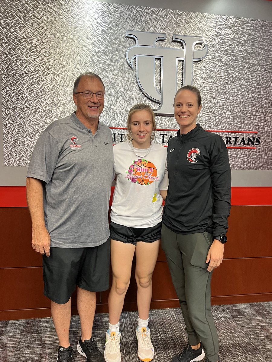 After a great elite camp and conversation with Coach Jessee and Coach Caitlyn, I’m very grateful to receive an offer from @TampaWBB

 <a href="/Bdalegirlsbball/">BloomingdaleGBB</a> 
<a href="/ECunitedbball/">eastcoastunited</a>